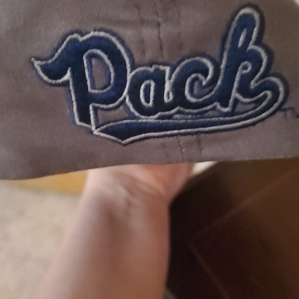 Mens hat - Picture 3 of 3